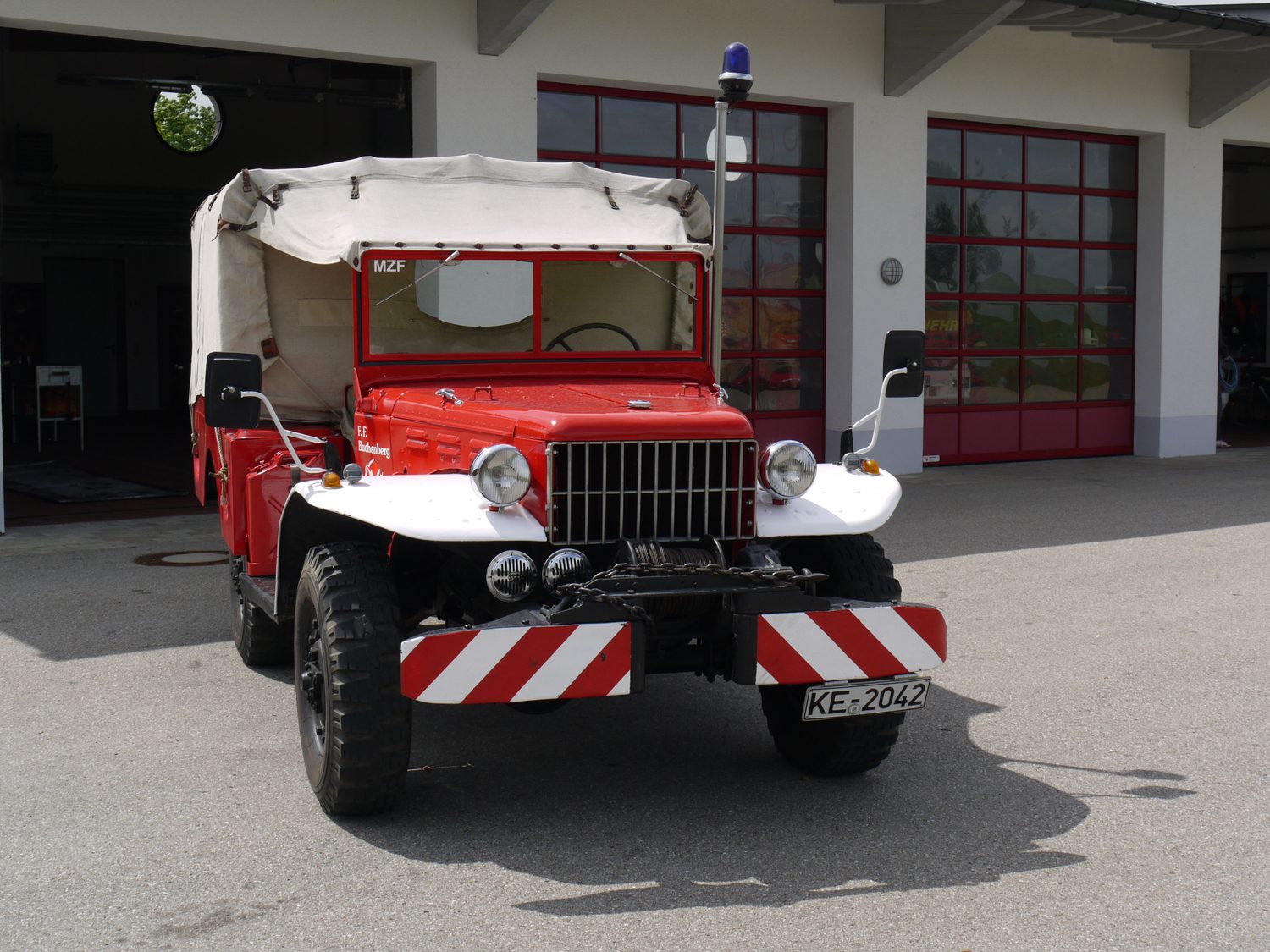 1307216521_656385805